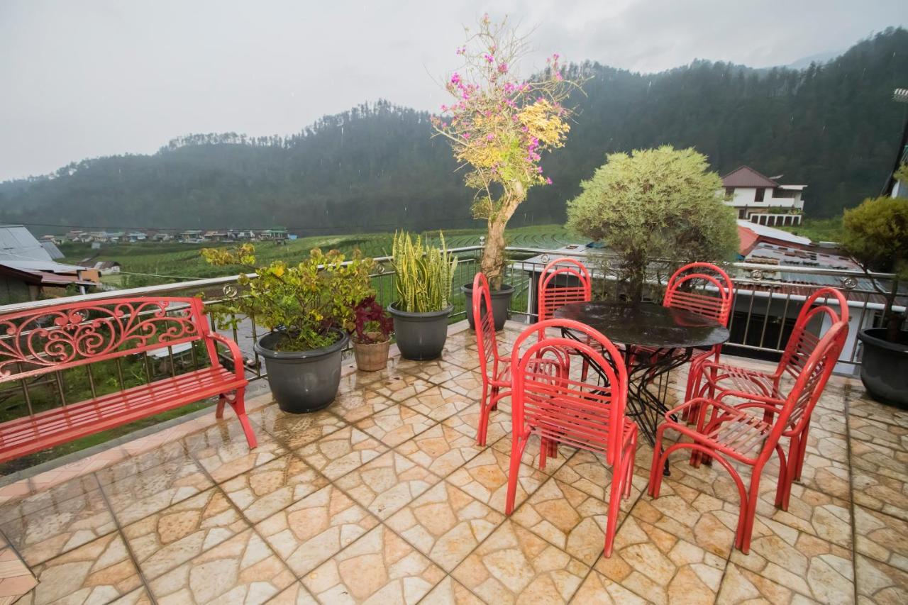 Villa Matahari Tawangmangu Powered By Cocotel Buitenkant foto